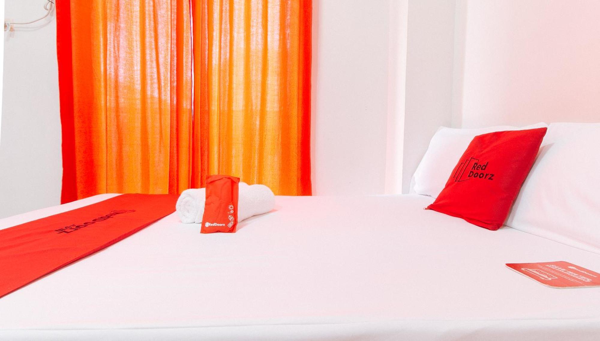 Reddoorz Near Naia Terminal 1 Paranaque City Exterior foto