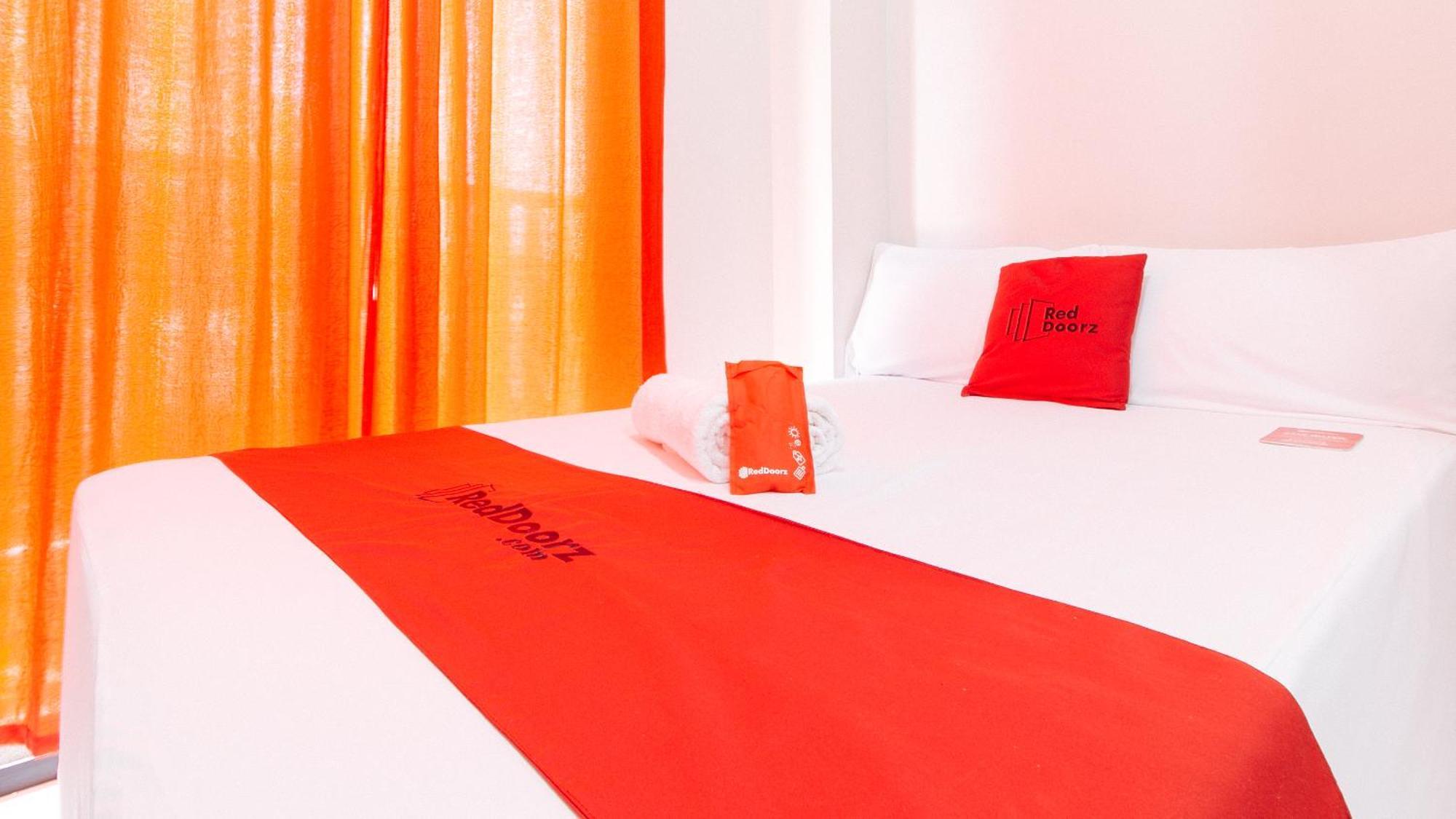 Reddoorz Near Naia Terminal 1 Paranaque City Exterior foto