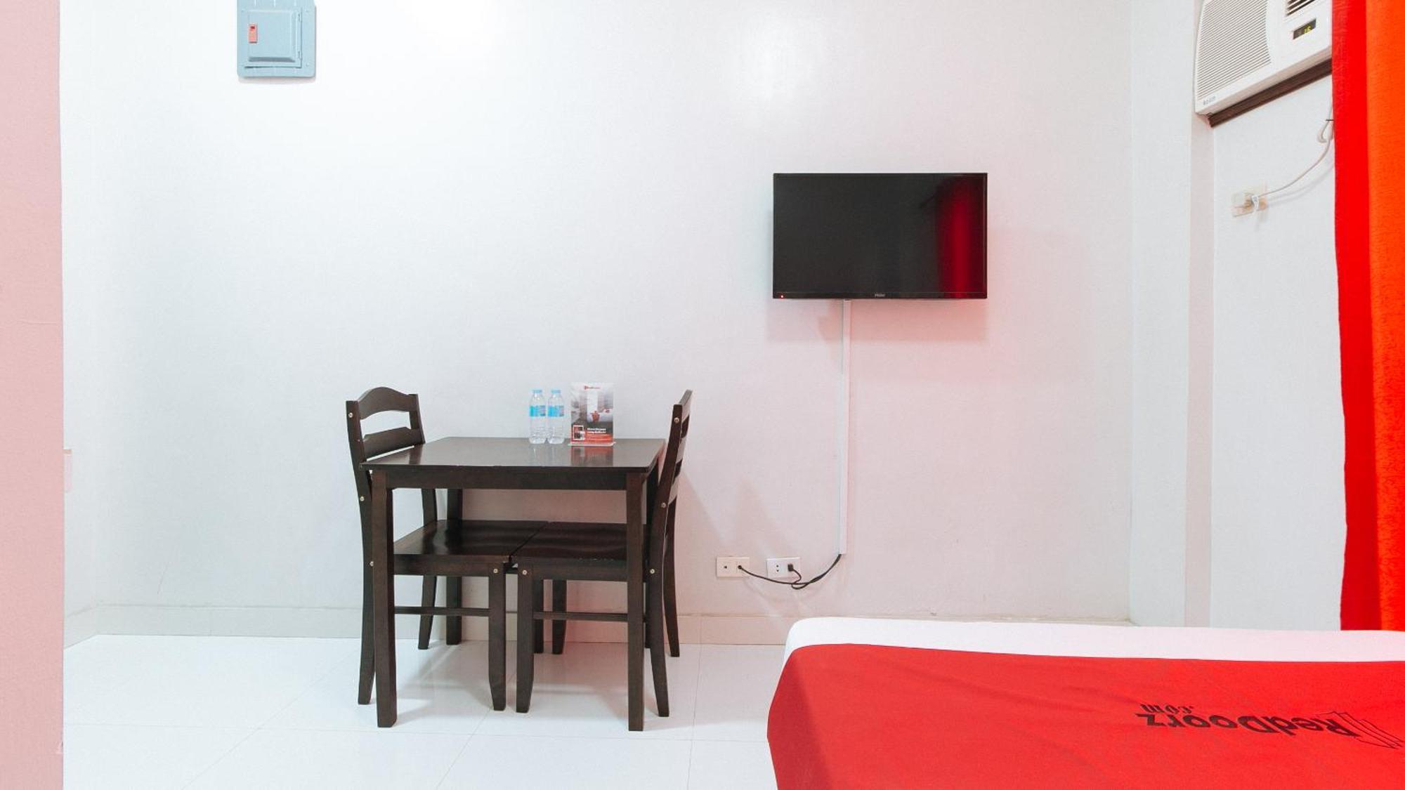 Reddoorz Near Naia Terminal 1 Paranaque City Exterior foto